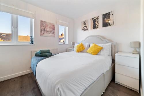 7Nights Special l Modern House near City Center Sleeps 6 with Free Parking l By Zen Nights Short Lets & Serviced Accommodations