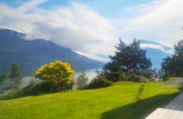 8 person holiday home in Innvik-By Traum