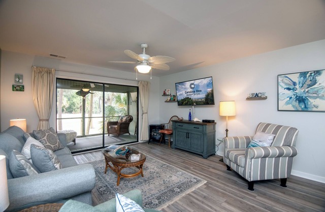 824 Club Cottage-Resort Duplex w/Golf Course Views; Easy Beach Access; Dogs Welcome