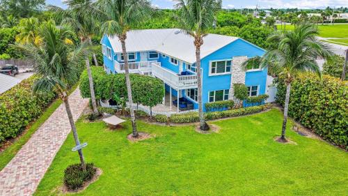 8BD Oceanfront Surfside Beach House - Perfect for Large Groups