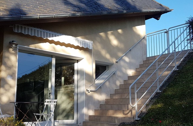90 m² - 4 Personnes + Immense Jardin. En Béarn, Près du Pays Basque