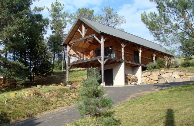 A balcony overlooking Lac de Miel