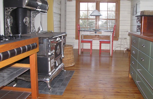 A Beautifully Restored Loghouse That Combines Heritage With Modern Amenities.