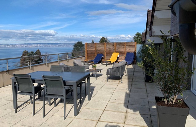 A breathtaking view less than 300m from the lake - 94m2 terrace
