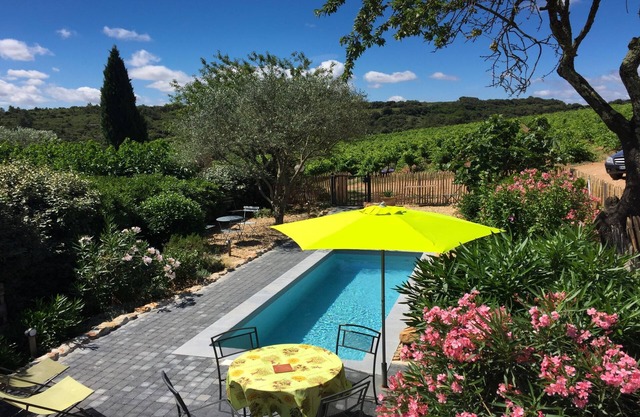 A charming and authentic house, wifi, pool (possible to heat) enclosed garden