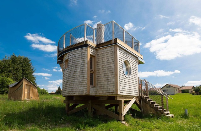 A cocoon-like lodging to nestle against one another.