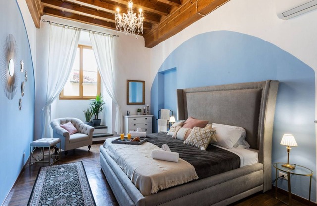 A Florence Palace ✨ 4 Bedroom Apt ✨ SANTA CROCE