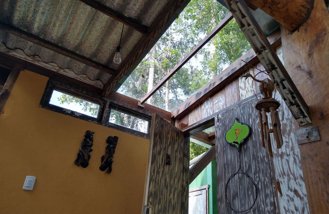 A house completely conected with the nature, close to fantastic beaches.