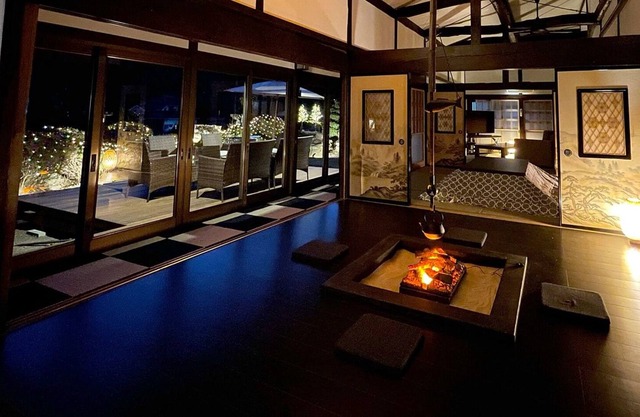 A house with a hearth surrounded by Mt Fuji and Y / Hokuto Yamanashi