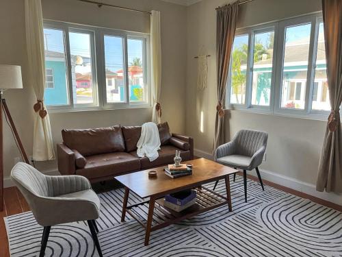 A Lofty Escape - 2BR Cozy Loft by Beach & Airport