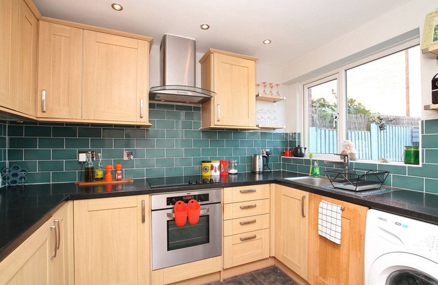 A lovely modern family/pet friendly house right on the beach