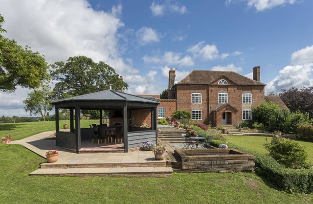 A lovingly renovated Queen Anne style property that dates back to the 1690s.