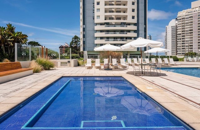 ¡A Metros de la Playa! Depto Ideal Para Familias, con Piscina y Sala de Juegos