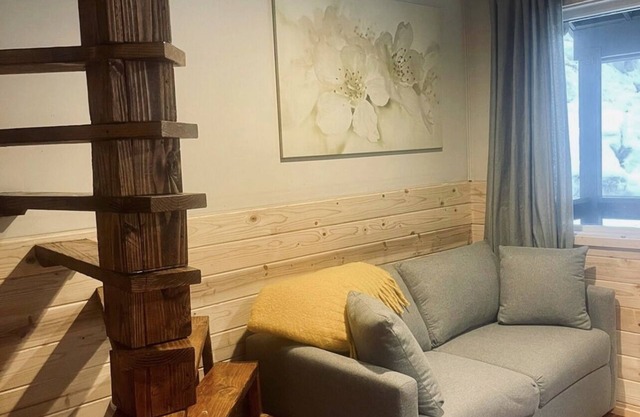 A peaceful escape, a Mini cabin near Sierra ski resort in Lake Tahoe