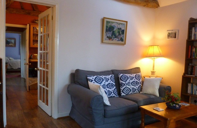 A Pretty Cottage in a Small Village Near Oxford and the Cotswolds