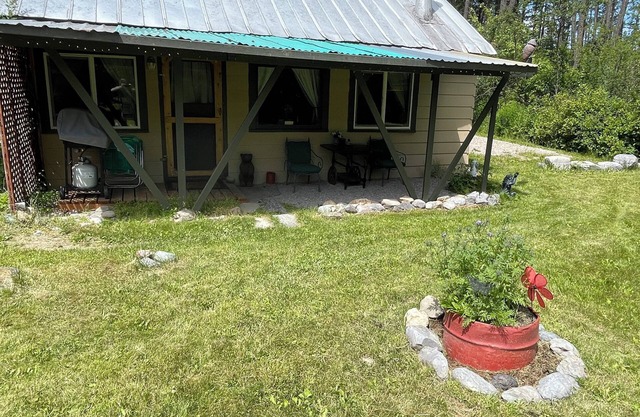 A Private, Cozy Cabin Near Bigfork for Two with a Clawfoot Tub