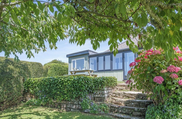 A single level spacious Hope Cove holiday home, perfect for groups of up to twelve.