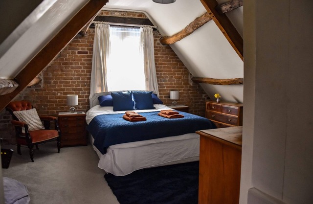 A unique 4 bed barn conversion set in beautiful rural location of North Somerset