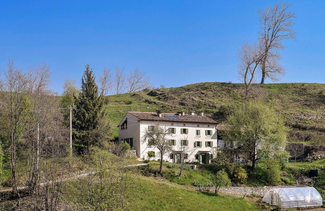 A vacation home nestled in the nature of eastern Lessinia.
