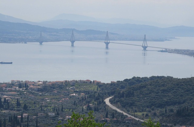 A villa on the top of the mountain, quiet, just 10 minutes from the city center!