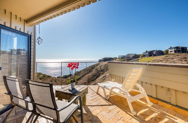 Above&Beyond-5 Min Drive to Beach!Coastal Family Fun!/WiFi/HtTb/VIEWS/Pup