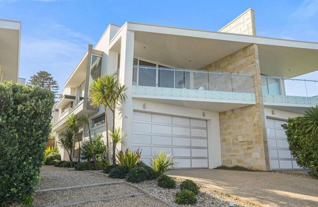 Absolute - 41 Hayward Ct, Victor Harbor