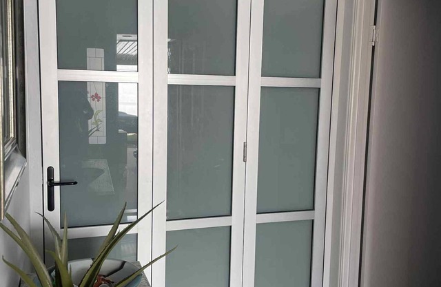 Absolute privacy central location close to beach and shops