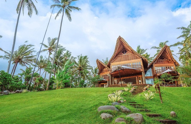 Absolute stunning beachfront villa to escape, relax & rejuvenate!
