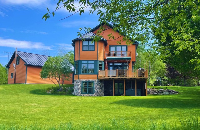 Adirondacks Getaway - Hiking Trails - Sauna - 5-Min from Lake - Pet-Friendly