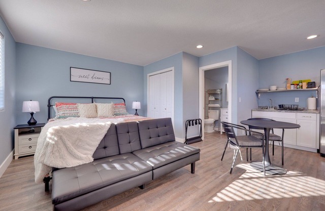Adorable Private 1-bedroom Cottage Mesquite, NV {no host fees}