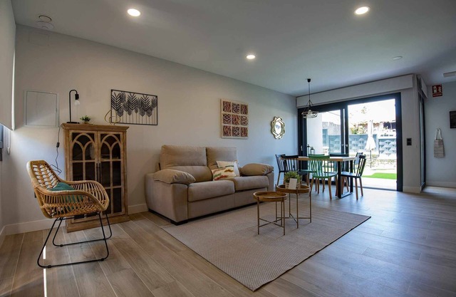 Adosado-duplex Marea Baja 1; Zona Playa, Ideal Familias, Parejas y Amigos