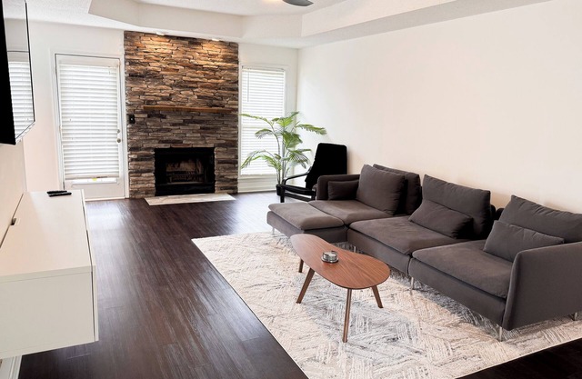 Aesthetic 3-bedroom house close to Fort Campbell