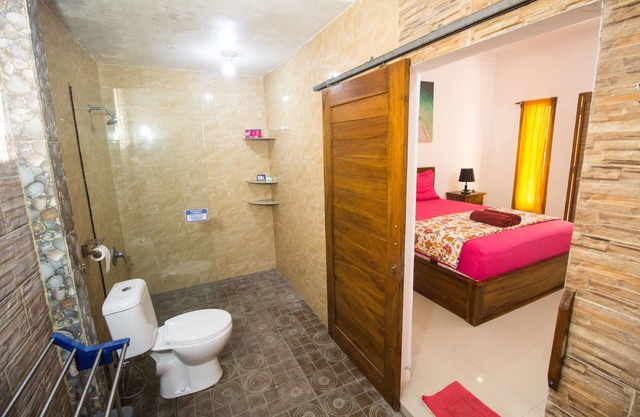 Affordable Comfy Bedroom and Great Location Near Harbor 5 Min from The Beach