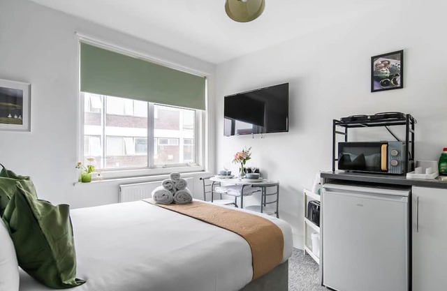 Affordable En-Suite Studio Rooms in London, N14 4B