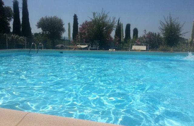 Air-conditioned house with swimming pool, heart of the Luberon 5 people