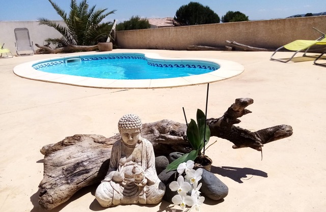 air-conditioned villa private fenced pool private garden parking automated gate