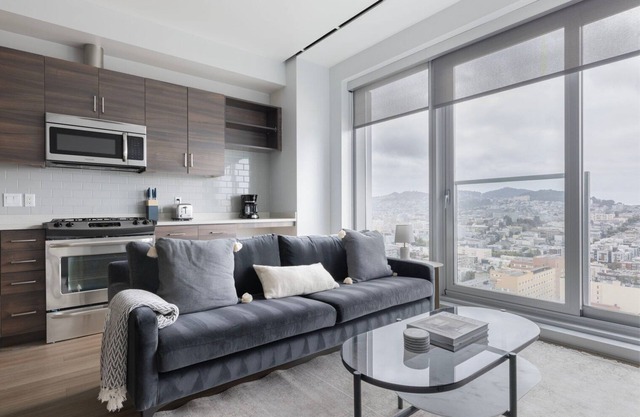 Airy Soma 1BR w/Pool, Yoga & Spa, nr Station & Bars, by Blueground