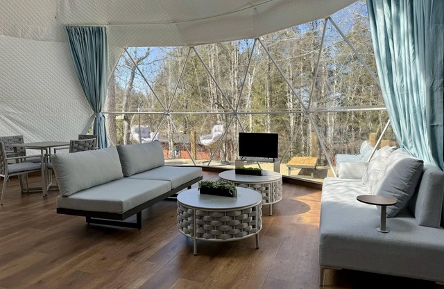 Algonquin's Edge Resort | Dome 7