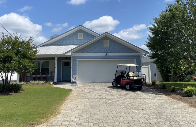 All dogs OK, infant/kid friendly, golf cart incl, 0.5 mi to beach