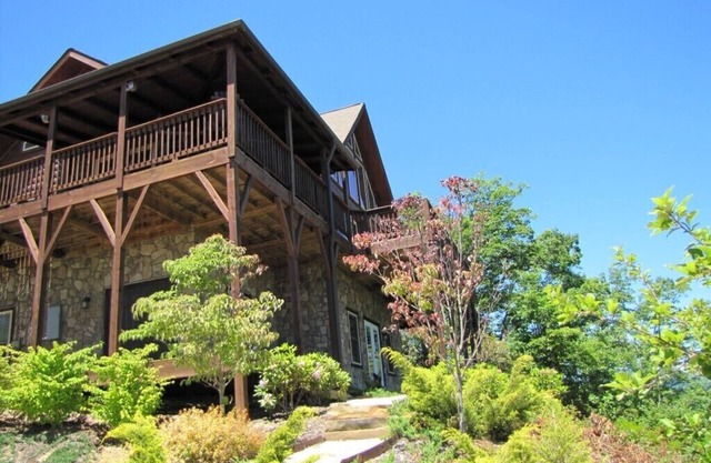 All Year Mountain/Sunset Views ~ Updated cabin ~ Best view in Lake Lure