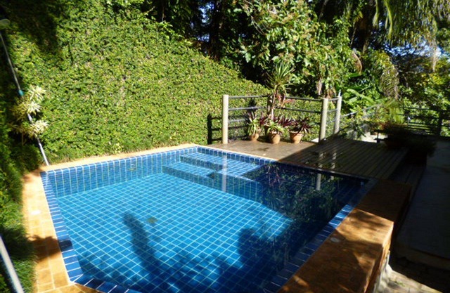 Almost on the sand, Cond. Closed, Air Cond, 4 suites, 12 guests. 8 adults and 4 children