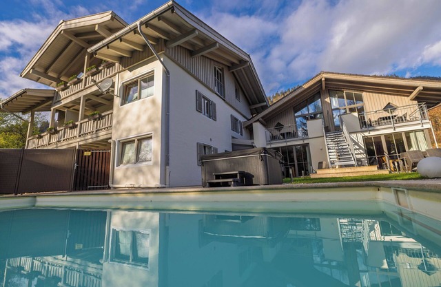 Alpenglühn vacation apartment with direct access to the pool and whirlpool