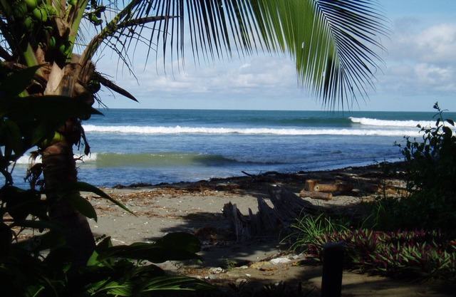 Also see our other house listing #692517 with a pool. NEW HOME ON THE BEACH.