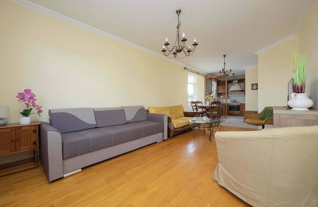 Aluzyjna 33F | Warschau | Praktische Wohnung | Parkplatz | Balkon