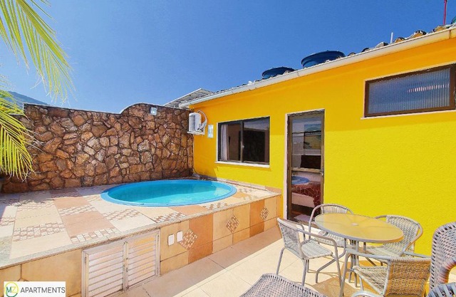 Amável cobertura duplex com piscina particular