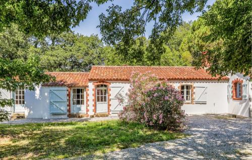 Amazing Home In La Boissières Des Land