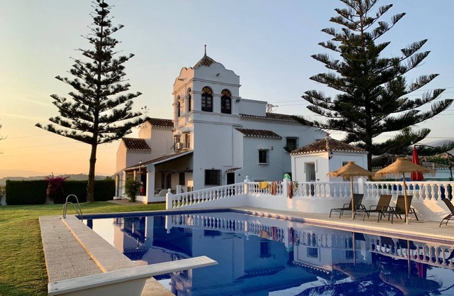 Amazing Andalusian Villa with views to the sea