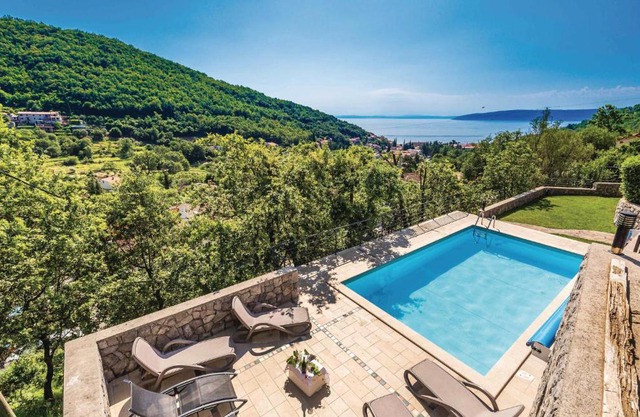 Amazing Apartment In Moscenicka Draga