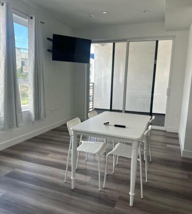 Amazing Hollywood Apartment FREE Parking & WiFi