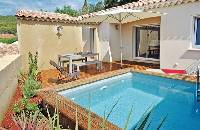 Amazing home in Laudun-L'Ardoise